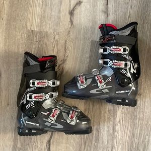 Dalbello 5.9 ski boots 275